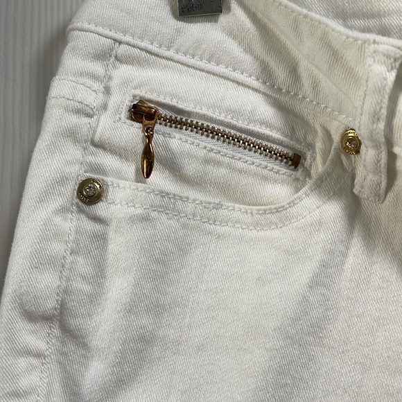 Cache Mid Rise White Jean Capris - Picture 6 of 13